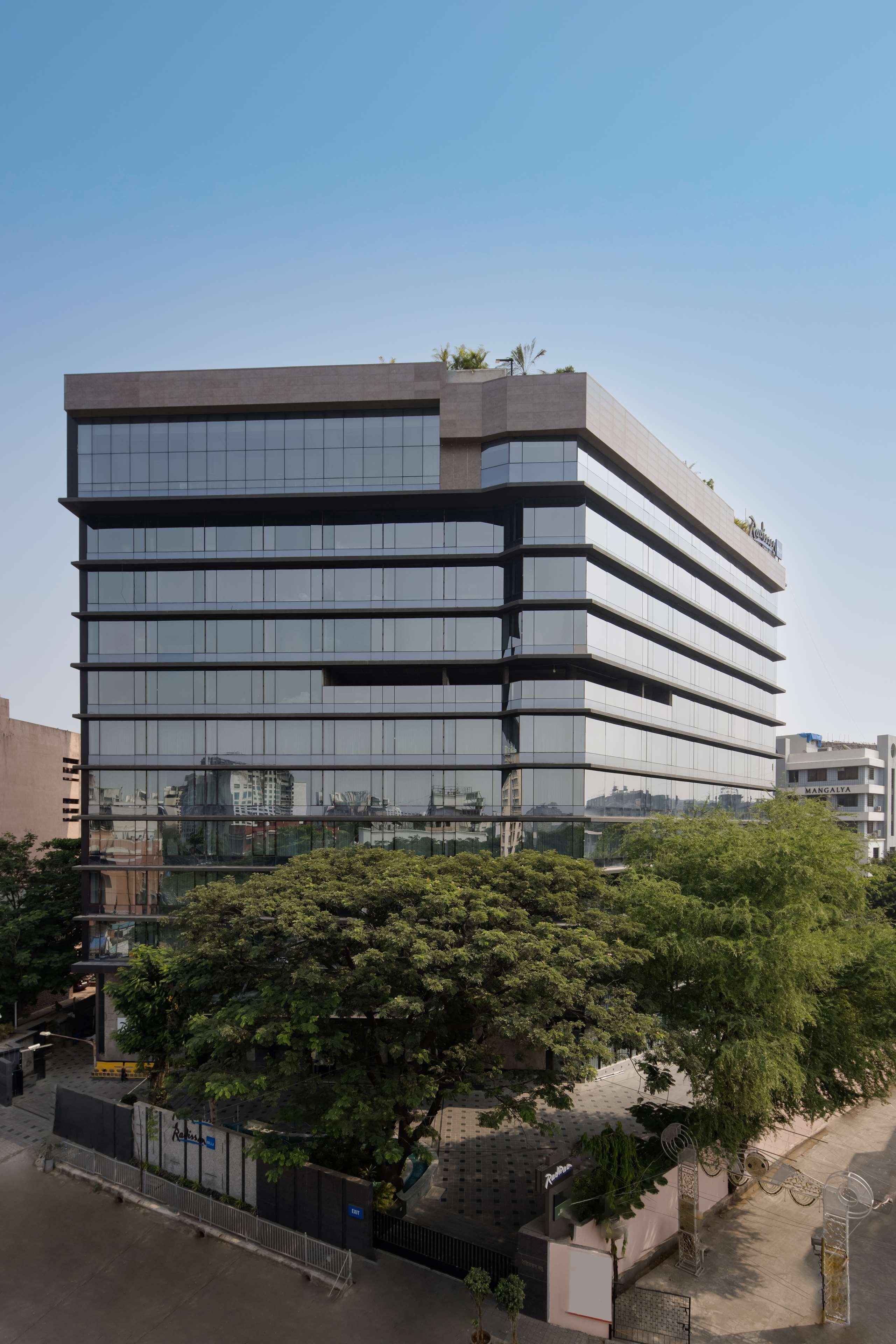 Radisson Blu Mumbai International Airport Hotel Eksteriør billede The building of the National Library of Greece