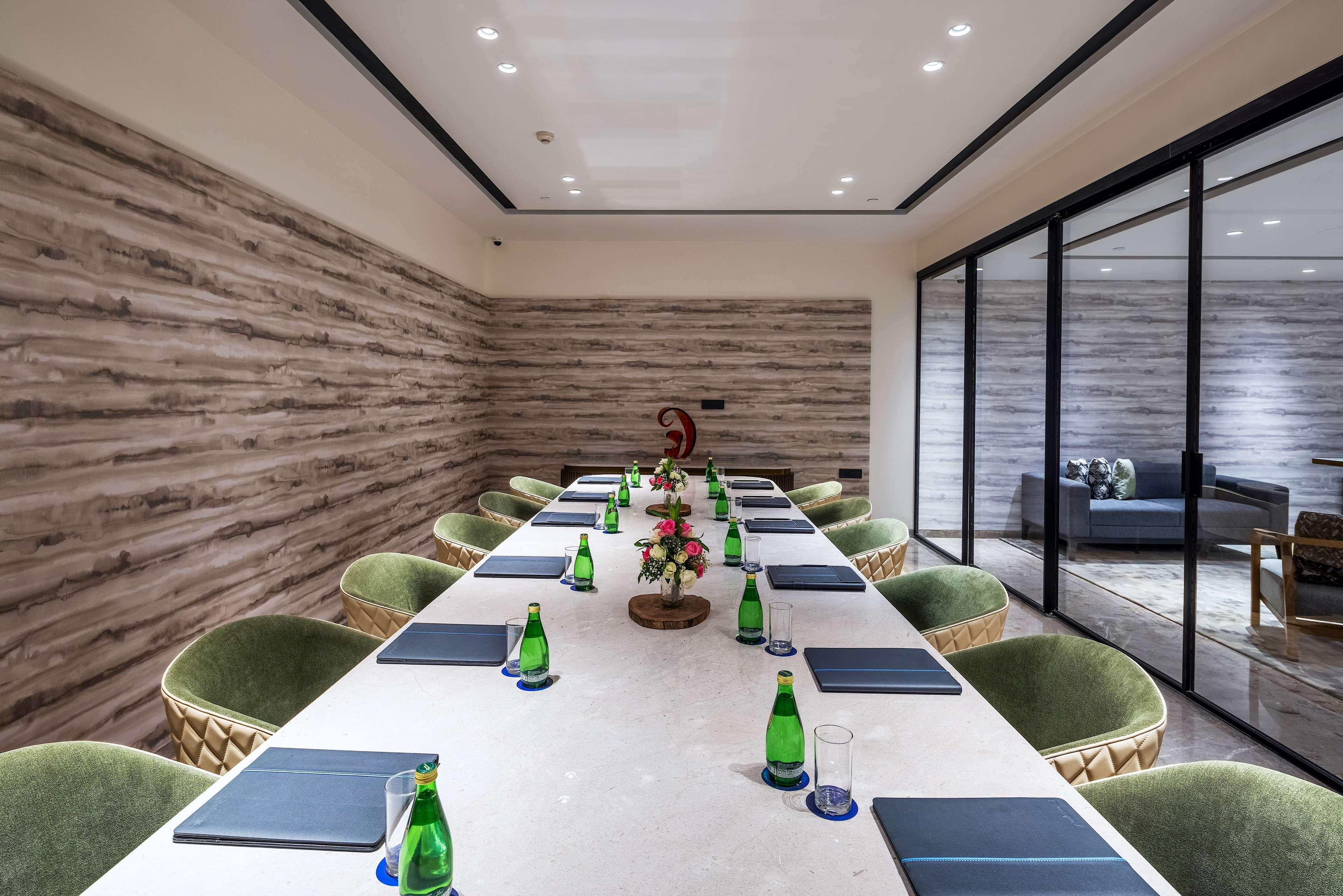 Radisson Blu Mumbai International Airport Hotel Eksteriør billede Meeting room at the hotel